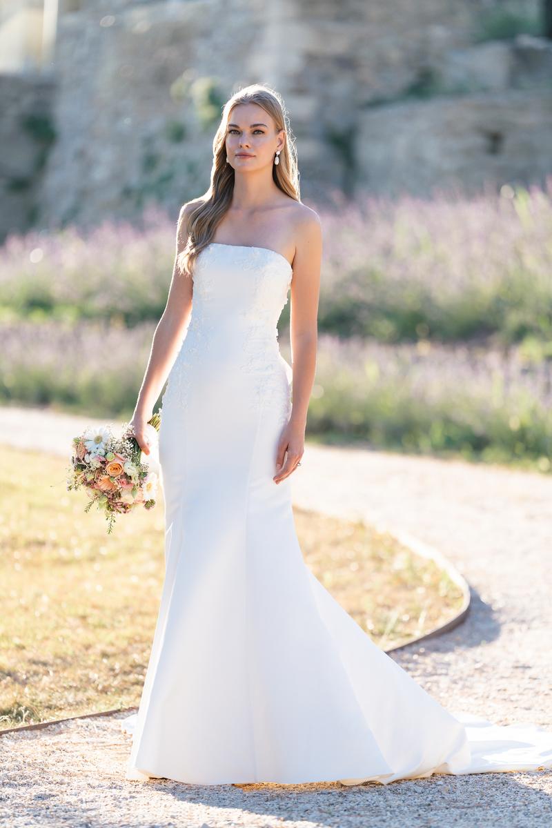  Allure Bridals Romance R3801