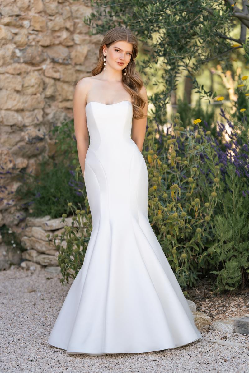 Allure Bridals Romance R3811