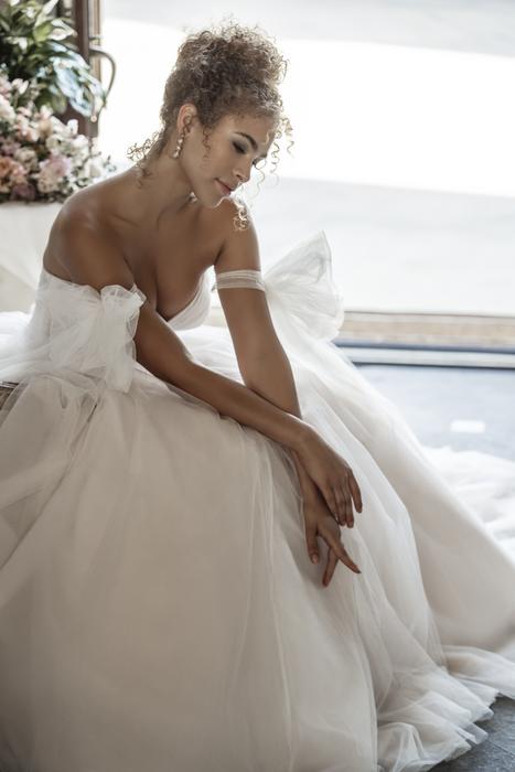 Allure Bridal A1100