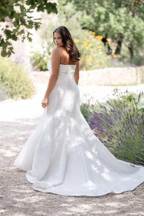 Allure Women's Bridal Collection W527