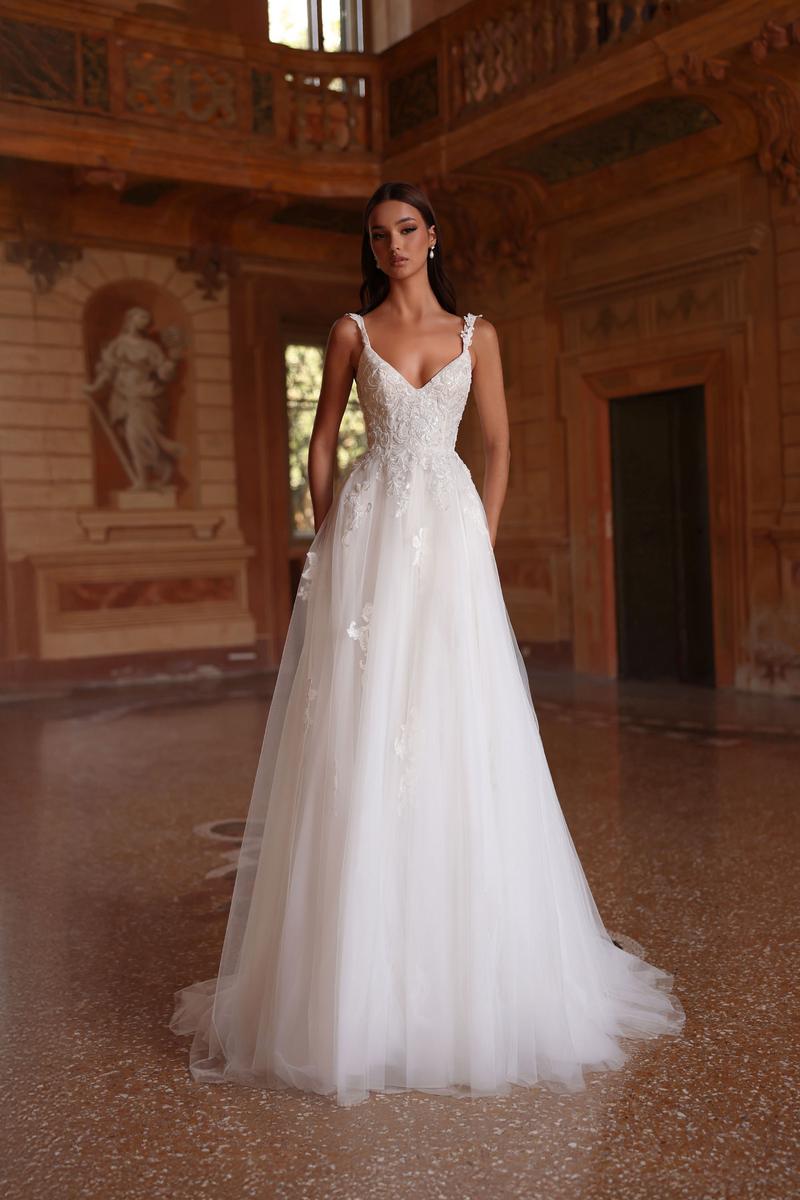 Alyce  Wedding Dresses 7124