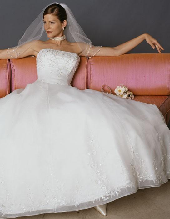 Casablanca Bridal 1690