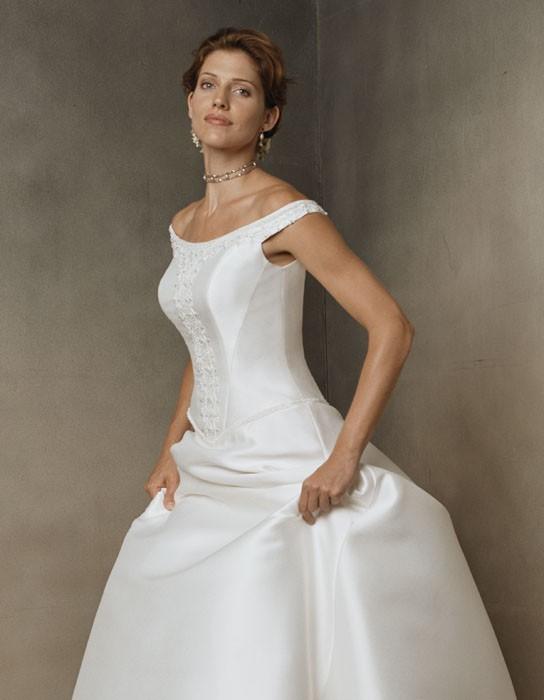 Casablanca Bridal 1713