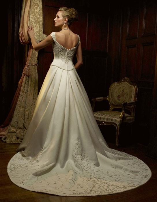 Casablanca Bridal 1834