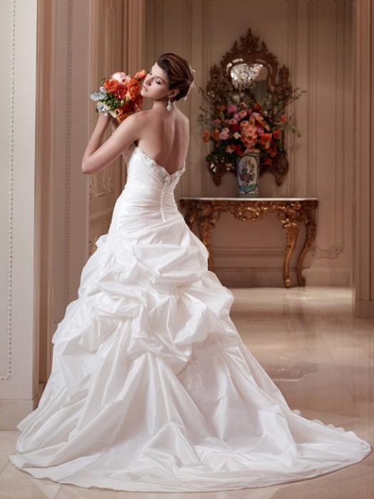 Casablanca Bridal 2082