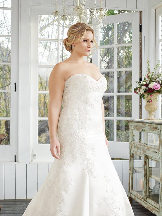 Thistle - Casablanca Bridal  2257