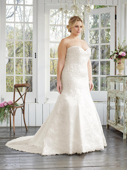 Thistle - Casablanca Bridal  2257