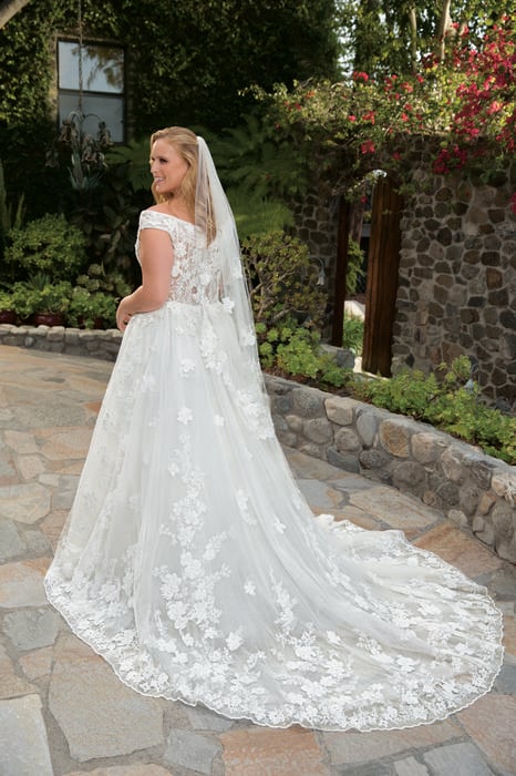 Casablanca Bridal 2361