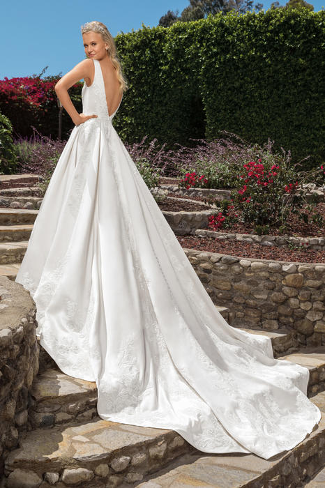 Casablanca Bridal 2372