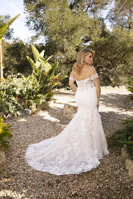 Casablanca Bridal 2376