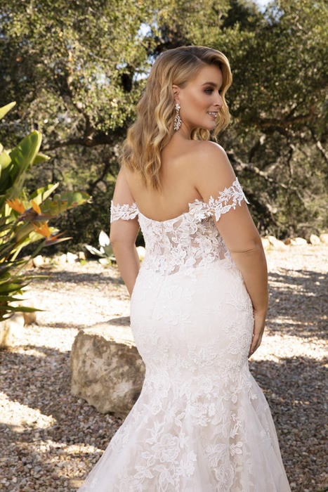 Casablanca Bridal 2376