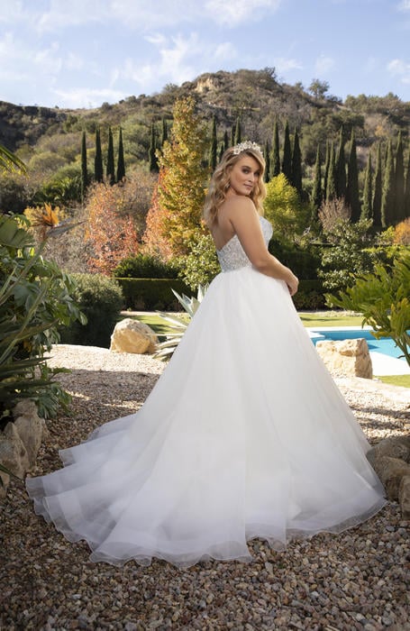 Casablanca Bridal 2379