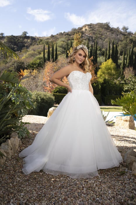 Casablanca Bridal 2379