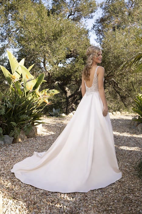 Casablanca Bridal 2387