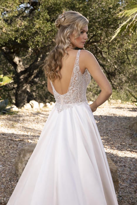 Casablanca Bridal 2387