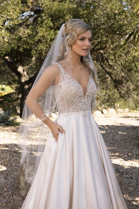 Casablanca Bridal 2387