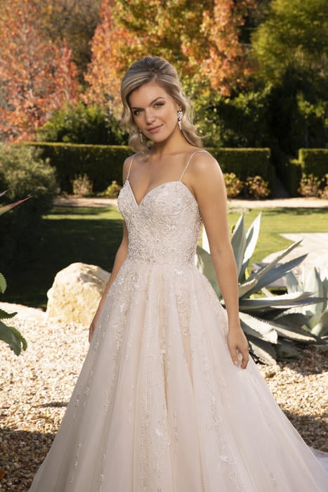 Casablanca Bridal 2389