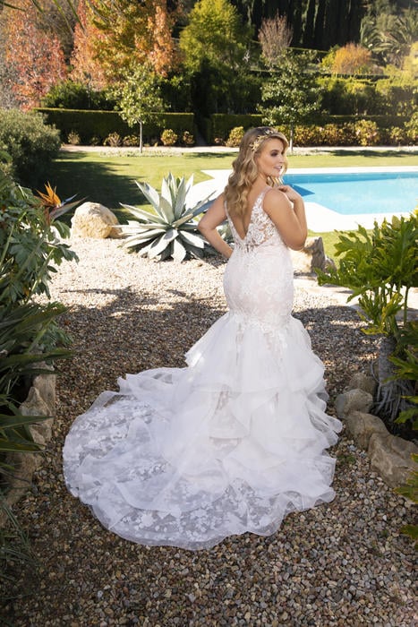 Casablanca Bridal 2391