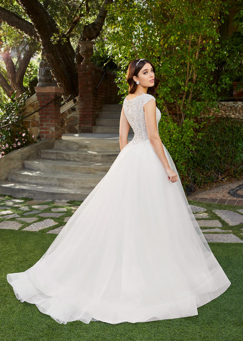 Casablanca Bridal 2402