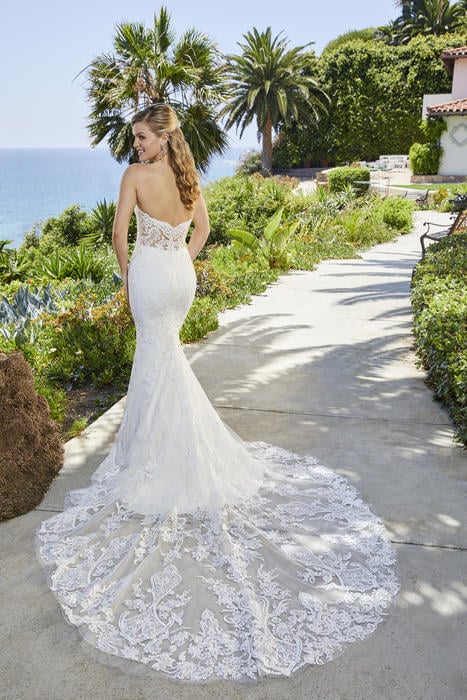 Casablanca Bridal 2404