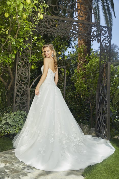 Casablanca Bridal 2412