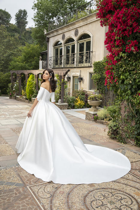 Casablanca Bridal 2415