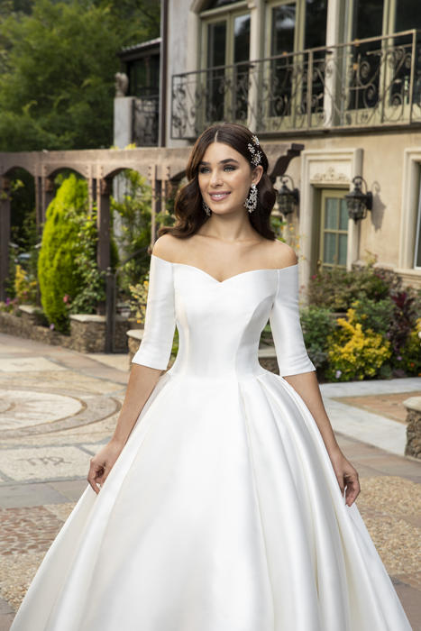 Casablanca Bridal 2415