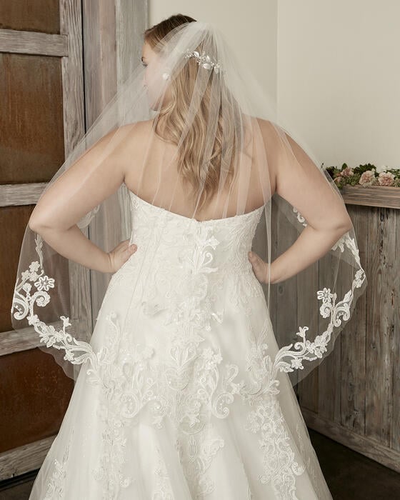 Casablanca Bridal 2418