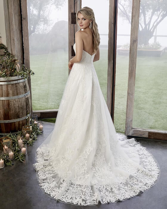 Casablanca Bridal 2418