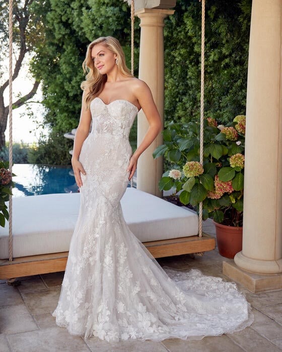 Casablanca Bridal 2438