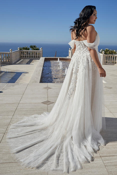 Casablanca Bridal 2455