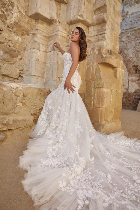 Casablanca Bridal 2471