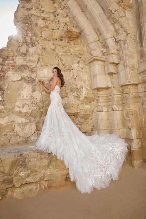 Casablanca Bridal 2471