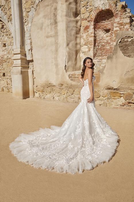 Casablanca Bridal 2471