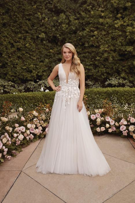 Casablanca Bridal 2475