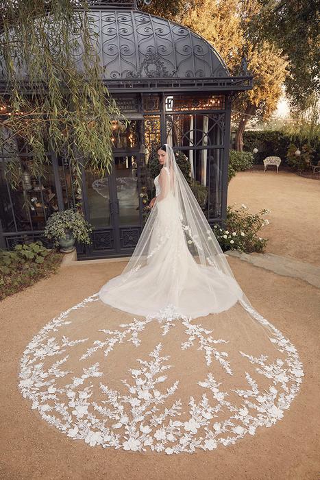 Casablanca Bridal 2489