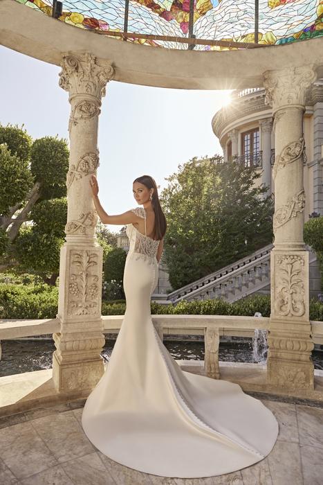 Casablanca Bridal 2515