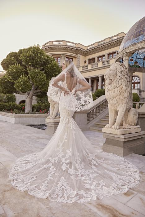 Casablanca Bridal 2518