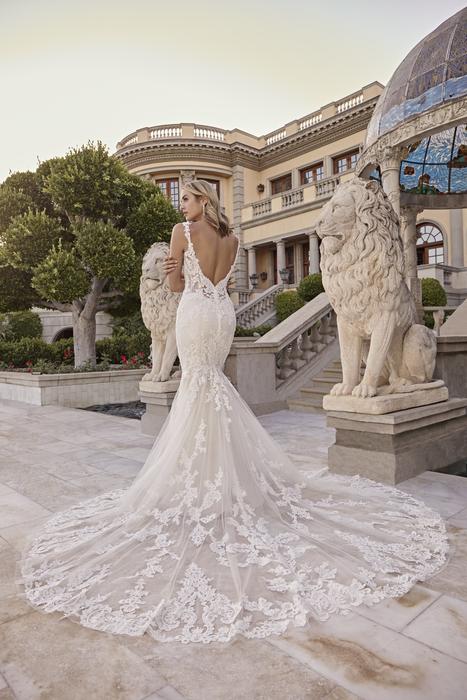 Casablanca Bridal 2518