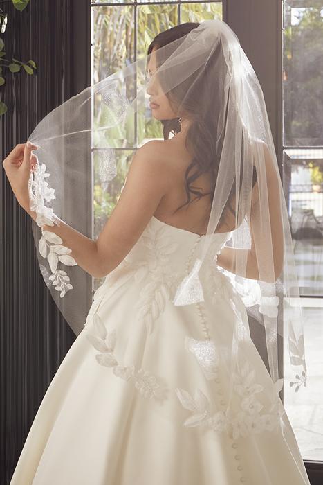 Casablanca Bridal 2561