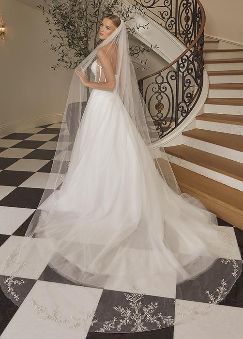 Casablanca Bridal 2562