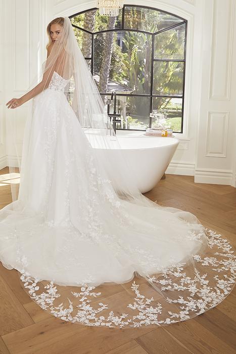 Casablanca Bridal 2570