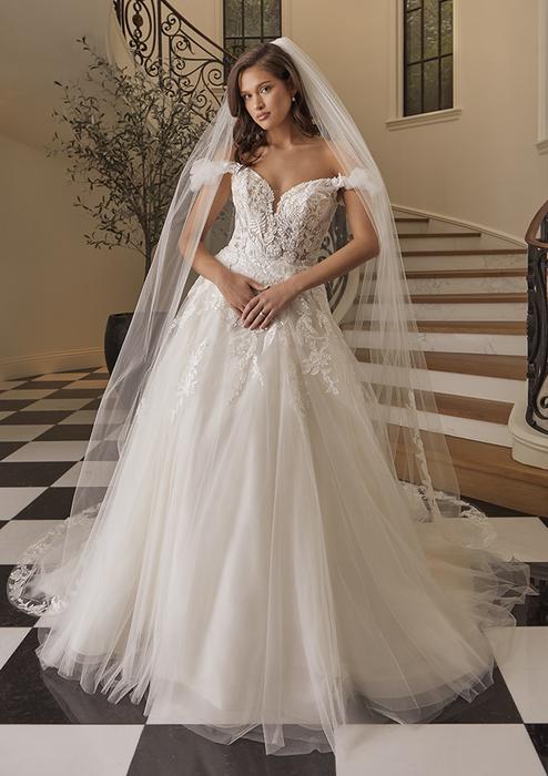 Casablanca Bridal 2574