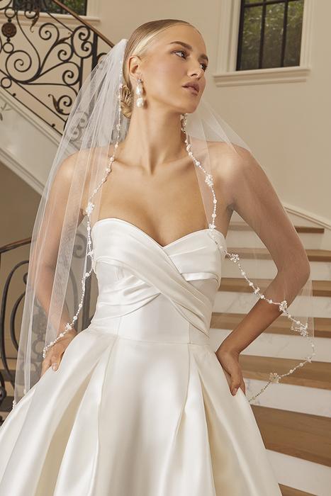 Casablanca Bridal 2575