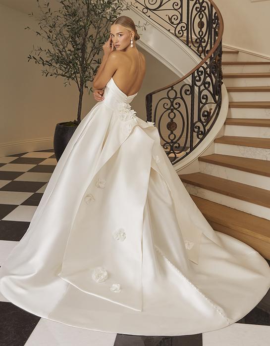 Casablanca Bridal 2575