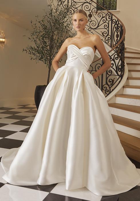 Casablanca Bridal 2575