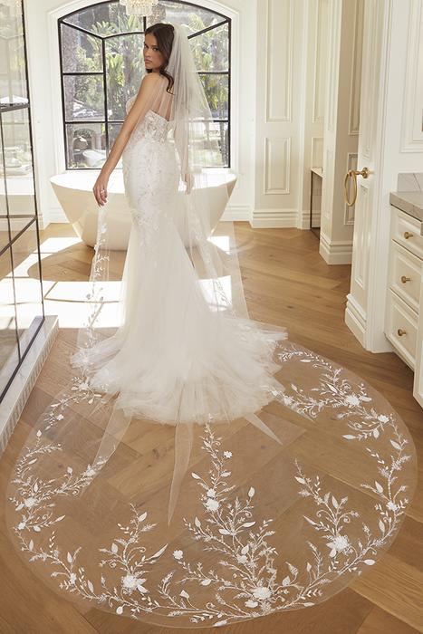 Casablanca Bridal 2578