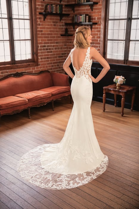 Beloved by Casablanca Bridal BL287