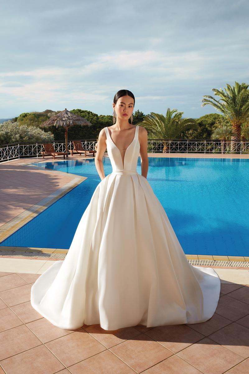 Demetrios Bridal 200154