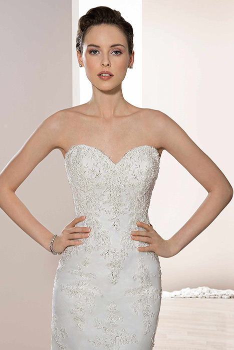 Demetrios Bridal 685DR